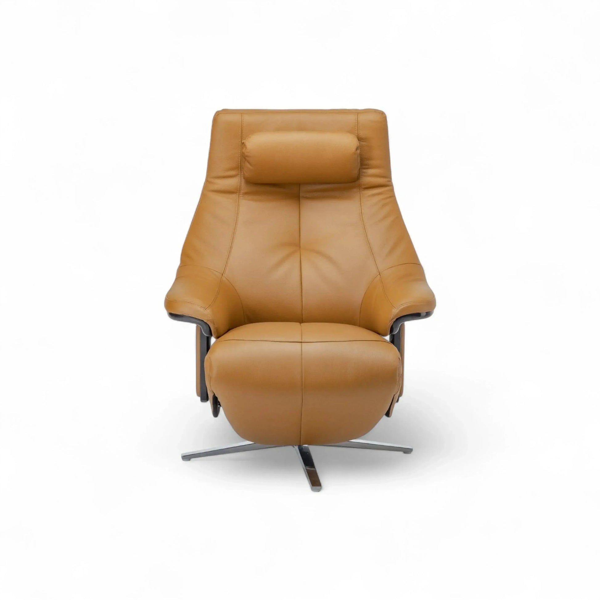 Poltrona Elétrica Aslan – poltrona em couro camel com chaise elétrico e bateria de emergência