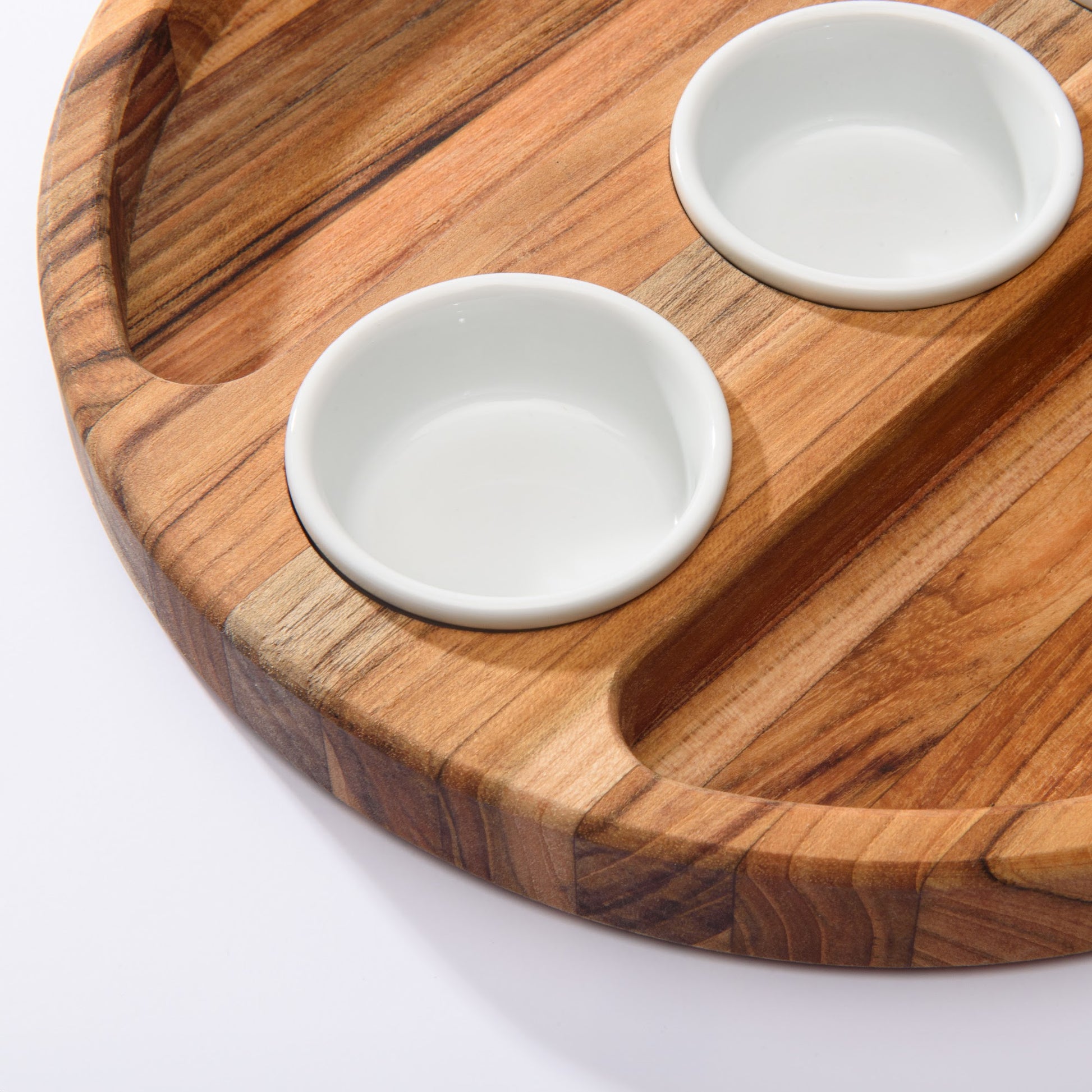 Petisqueira de teca maciça com 2 potes de porcelana branca embutidos