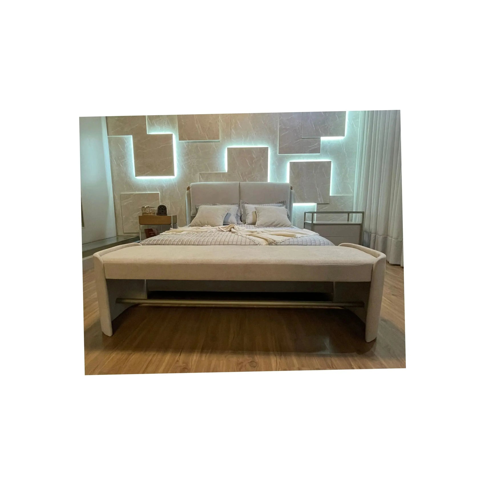 Banco Alba – banco estofado em bouclé com linhas orgânicas e design contemporâneo