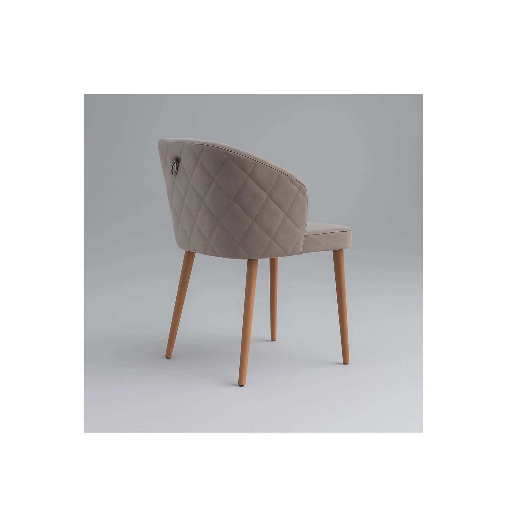 Cadeira Arezzo – cadeira de jantar com design clássico e elegância italiana