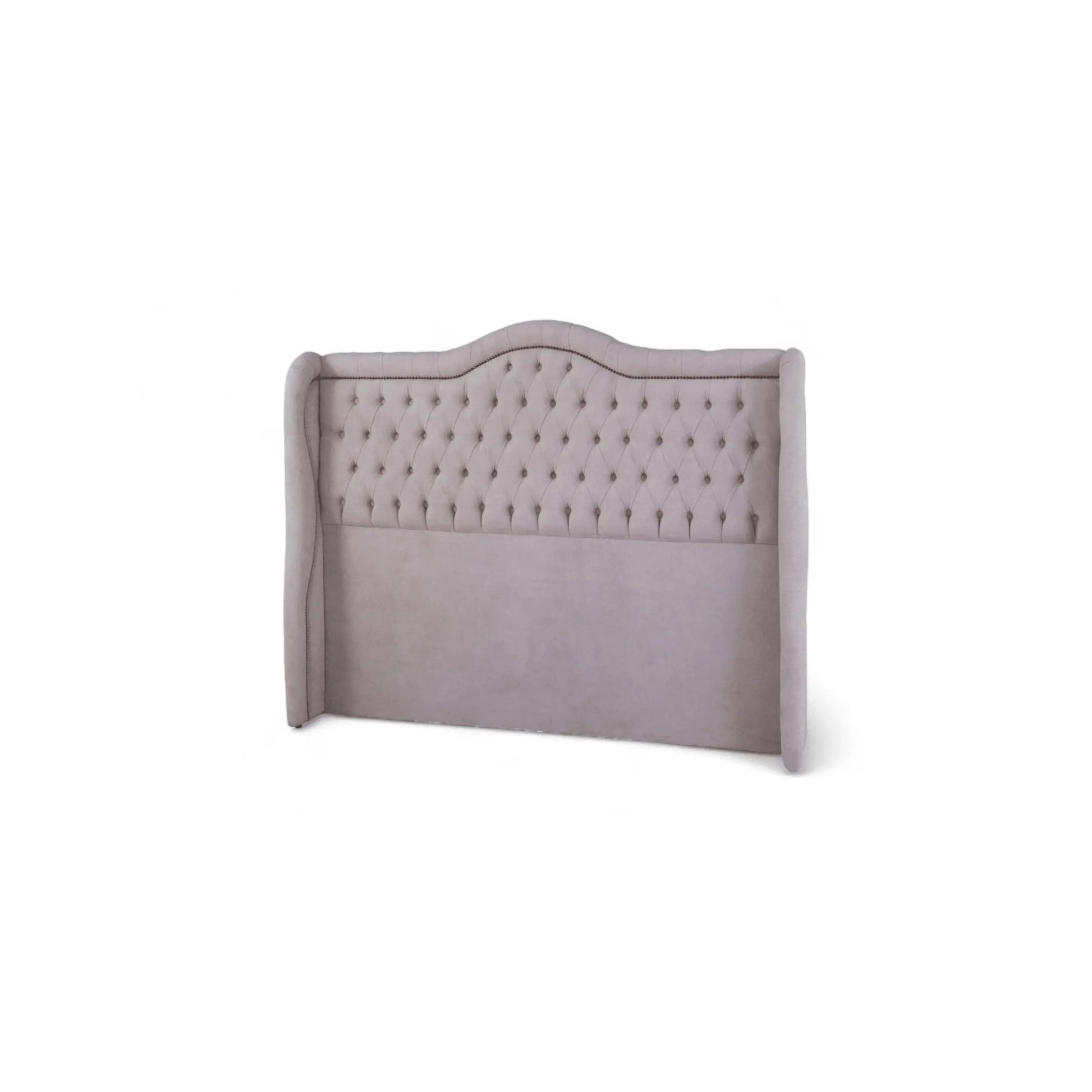 Cabeceira Leonora – cabeceira estofada com capitonê em losangos e tachas metálicas em linho ou bouclé