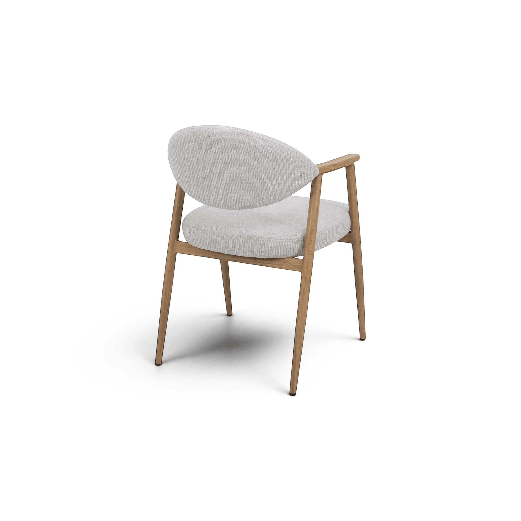Cadeira estofada cinza claro com braços e encosto oval, vista lateral