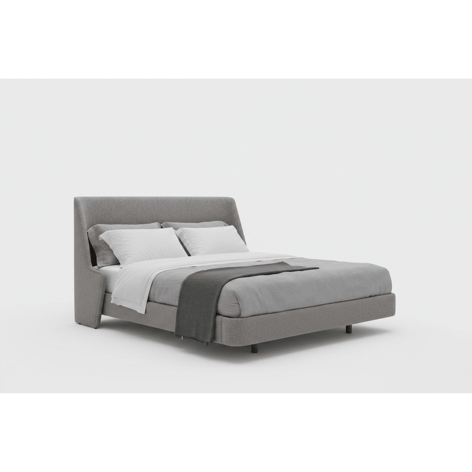 Cama Aura estofada cinza, cabeceira alta, base baixa com pés e roupa de cama branca