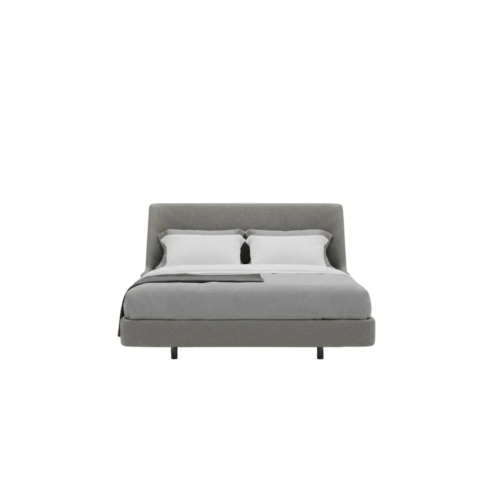 Cama Aura estofada cinza, cabeceira alta e base com pés, com duas almofadas brancas