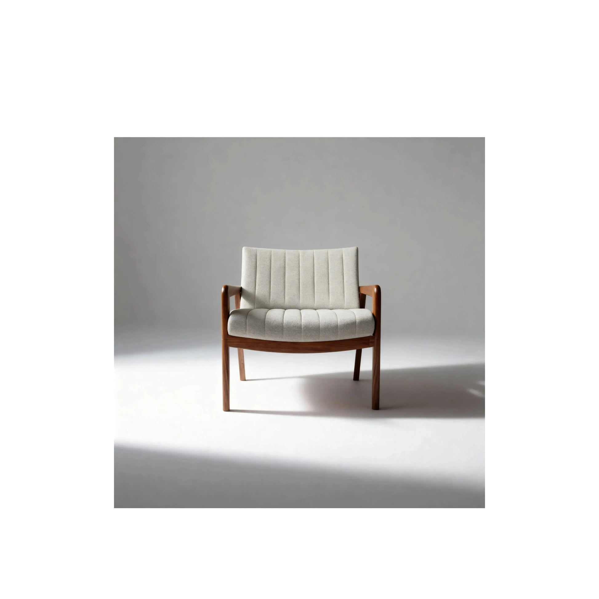 Poltrona Crow – poltrona com design urbano contemporâneo e estrutura em madeira tratada