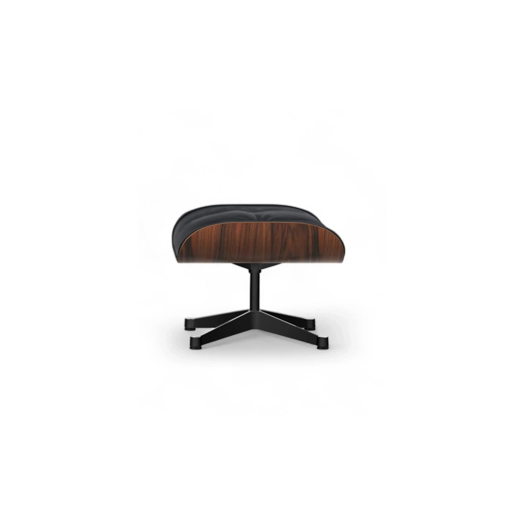 Poltrona Charles Eames – ícone do design com estrutura em madeira moldada, couro e puff incluso
