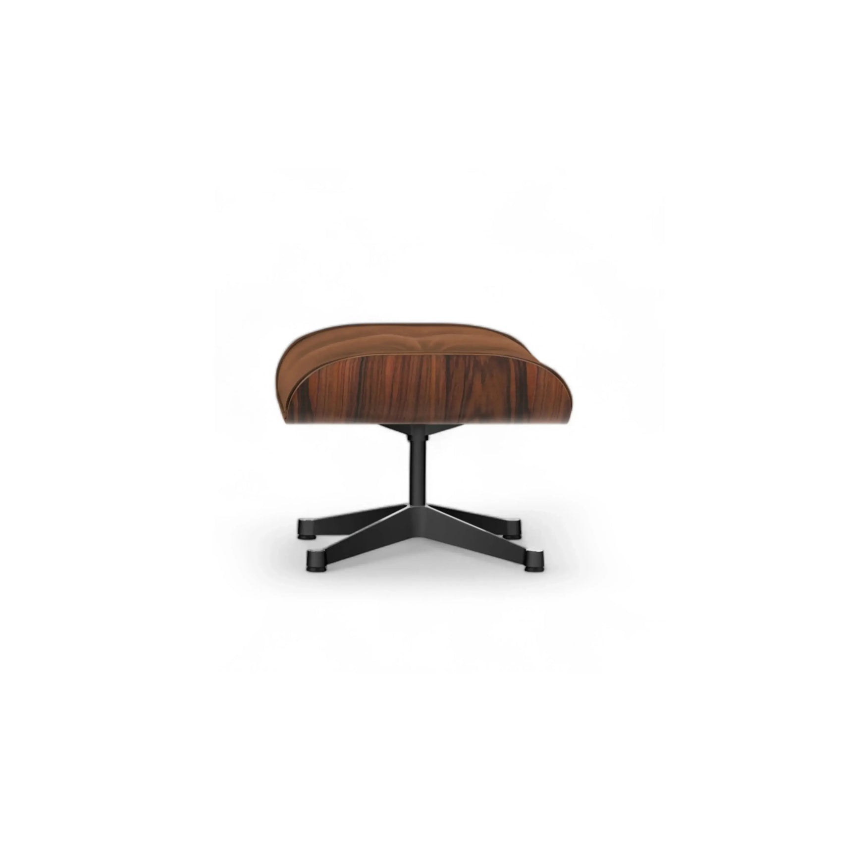 Poltrona Charles Eames – ícone do design com estrutura em madeira moldada, couro e puff incluso