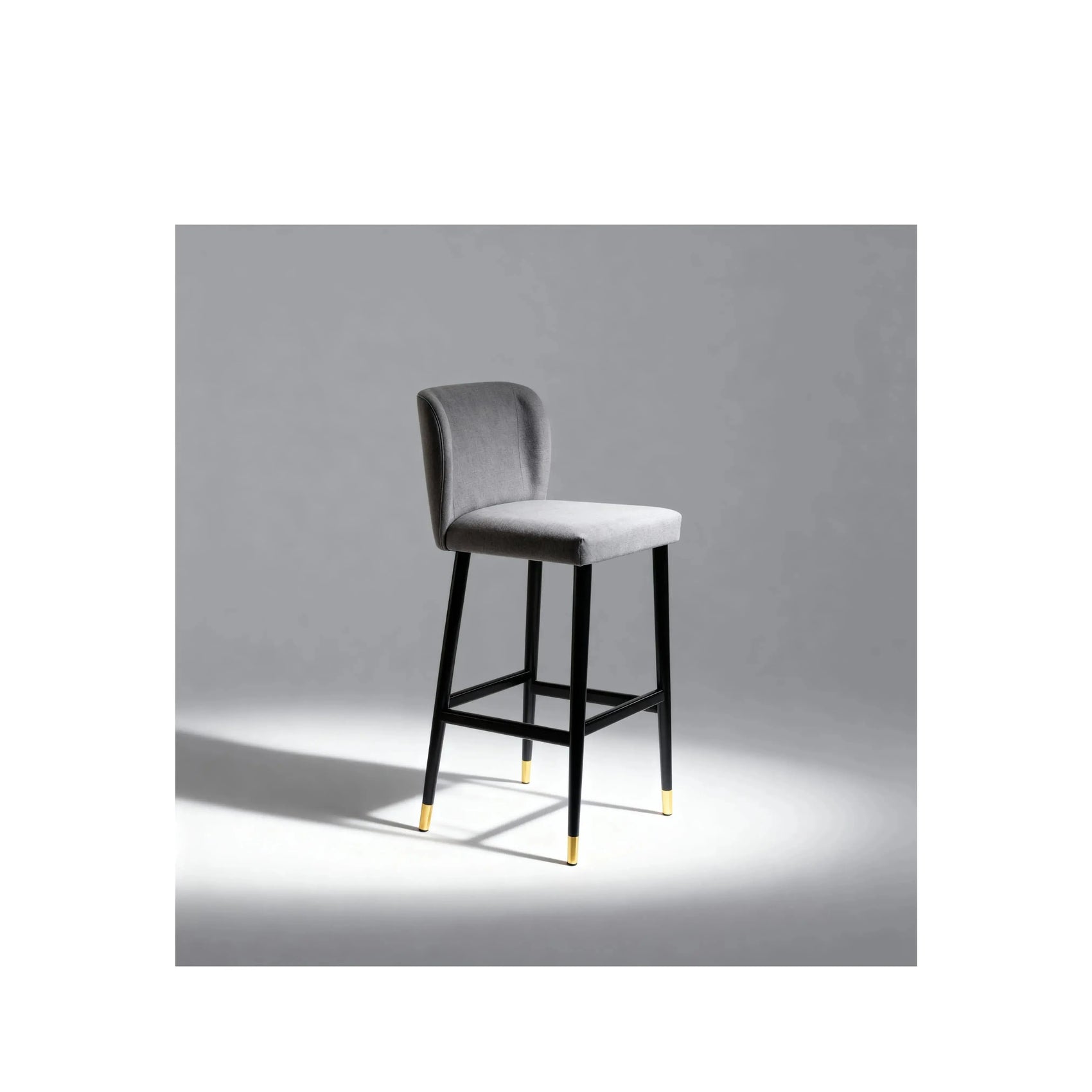 Banqueta Elana – banqueta com design delicado para mesa e bancada