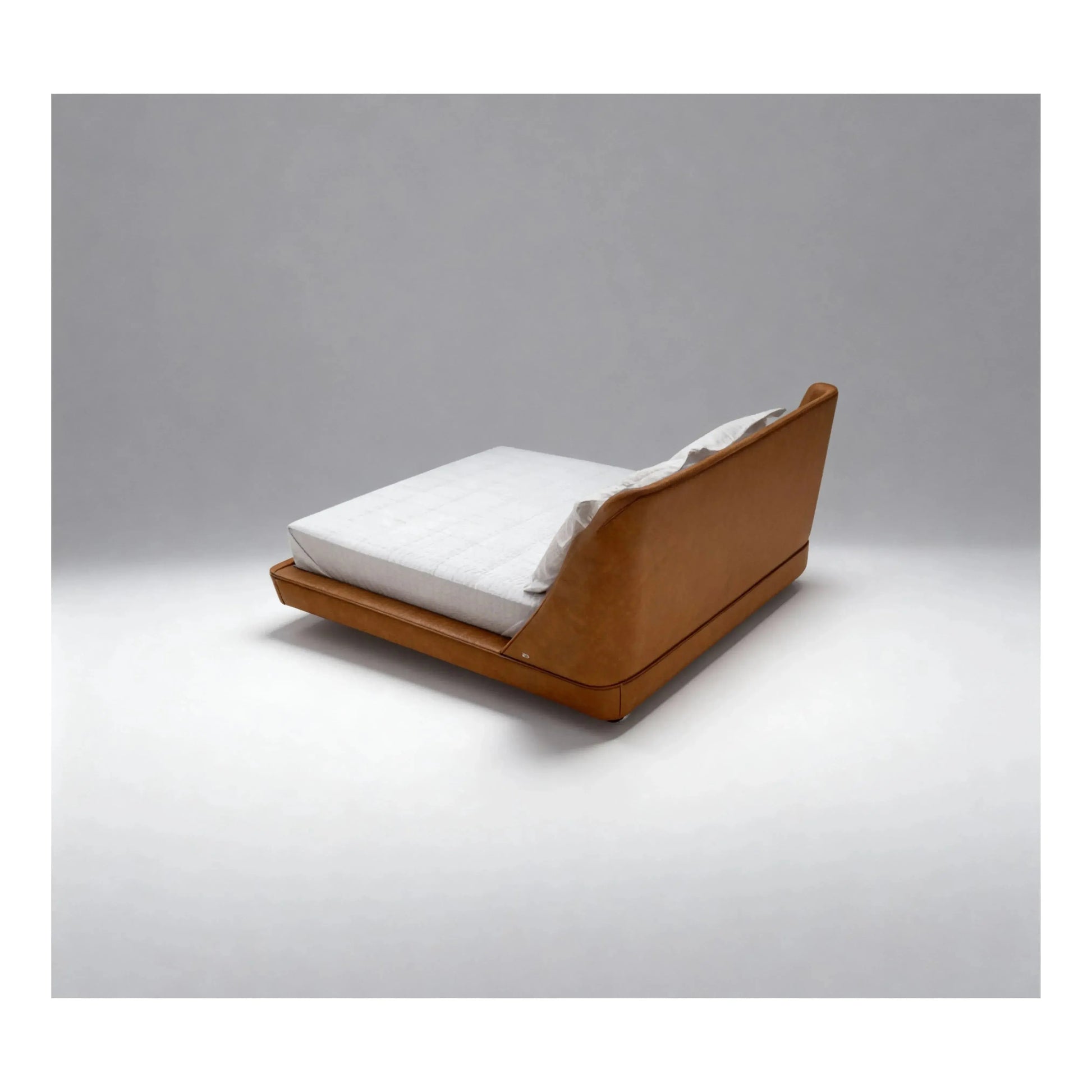 Cama Elodie – cama estofada com pés de metal e cabeceira alta de 112 cm
