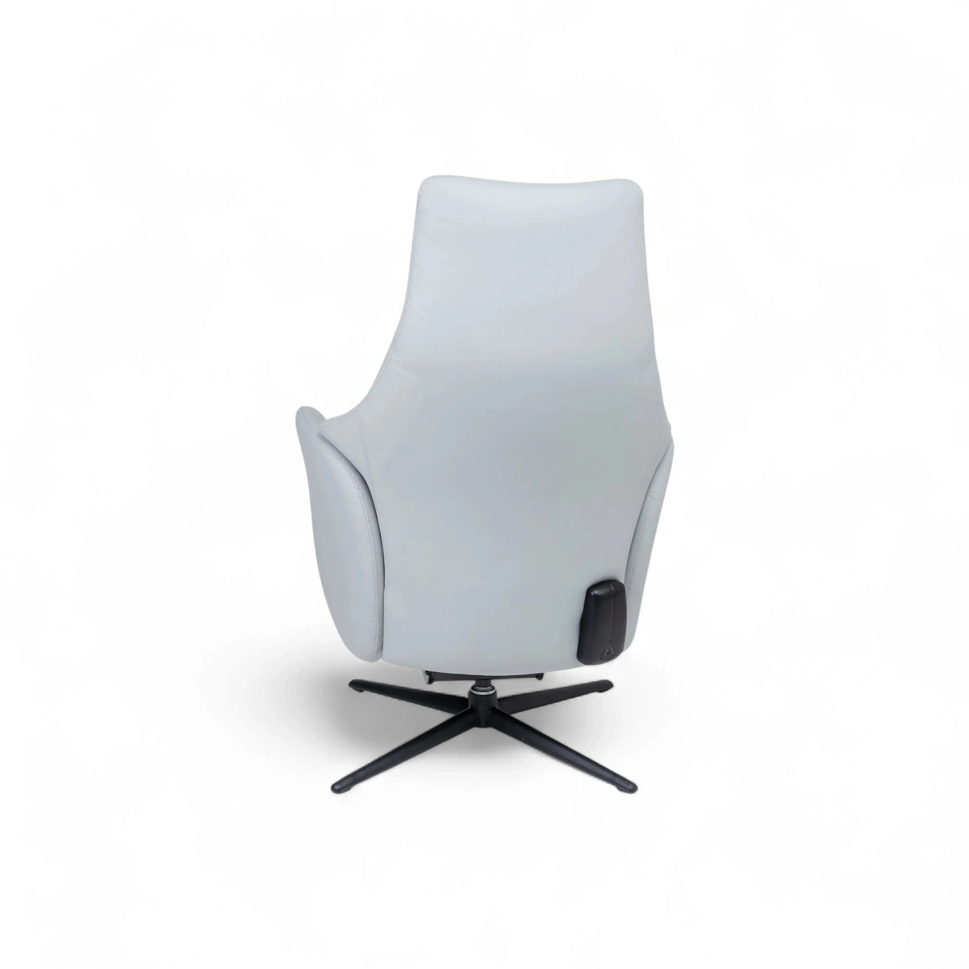 Poltrona Elétrica Evora – poltrona em couro prata com chaise elétrico e bateria autônoma