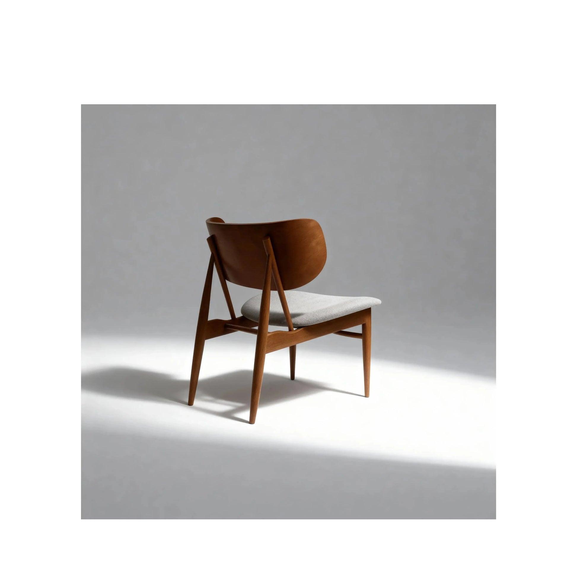 Poltrona Ícaro – poltrona contemporânea com design leve e dinâmico