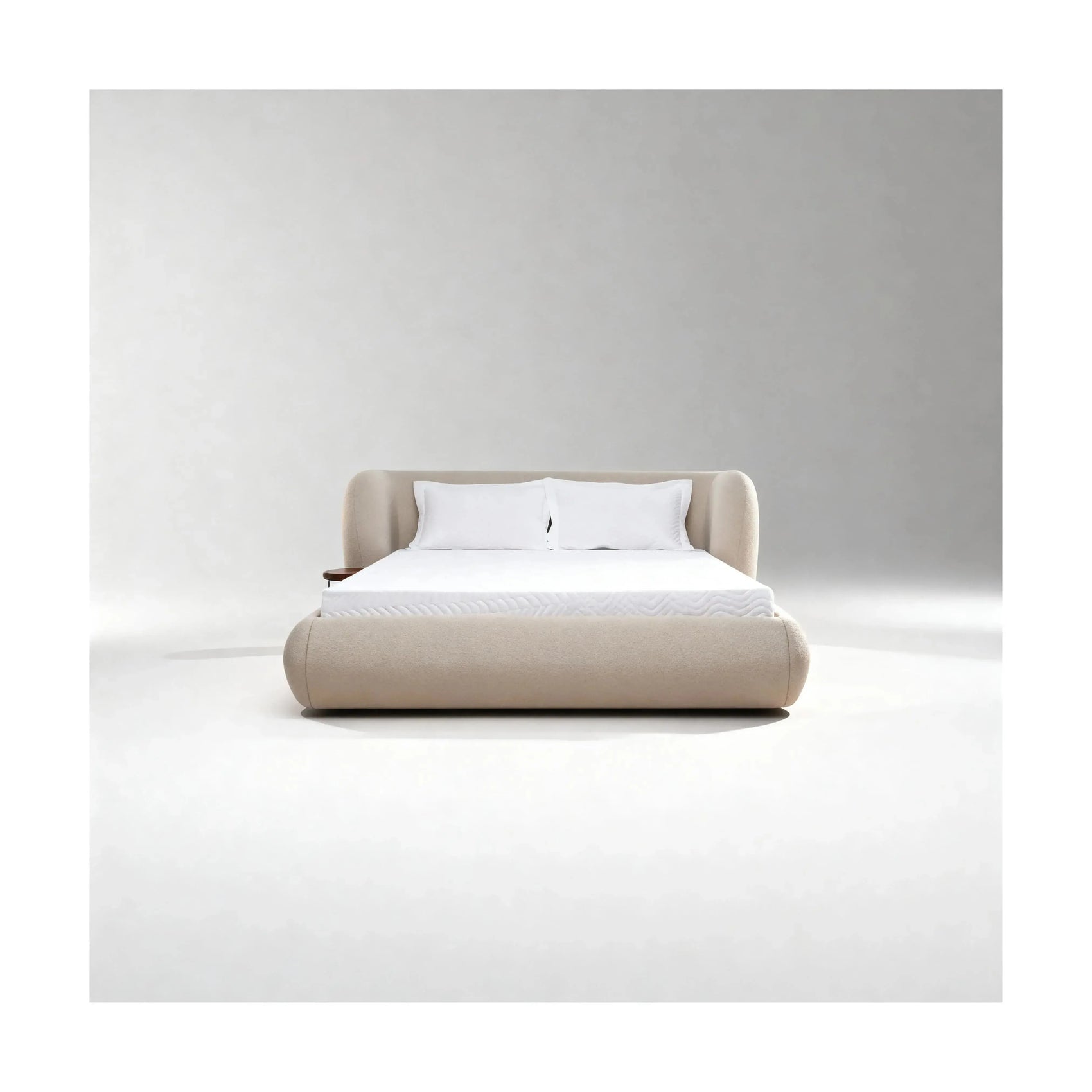 Cama Lírio – cama estofada com design orgânico e cabeceira de 90 cm