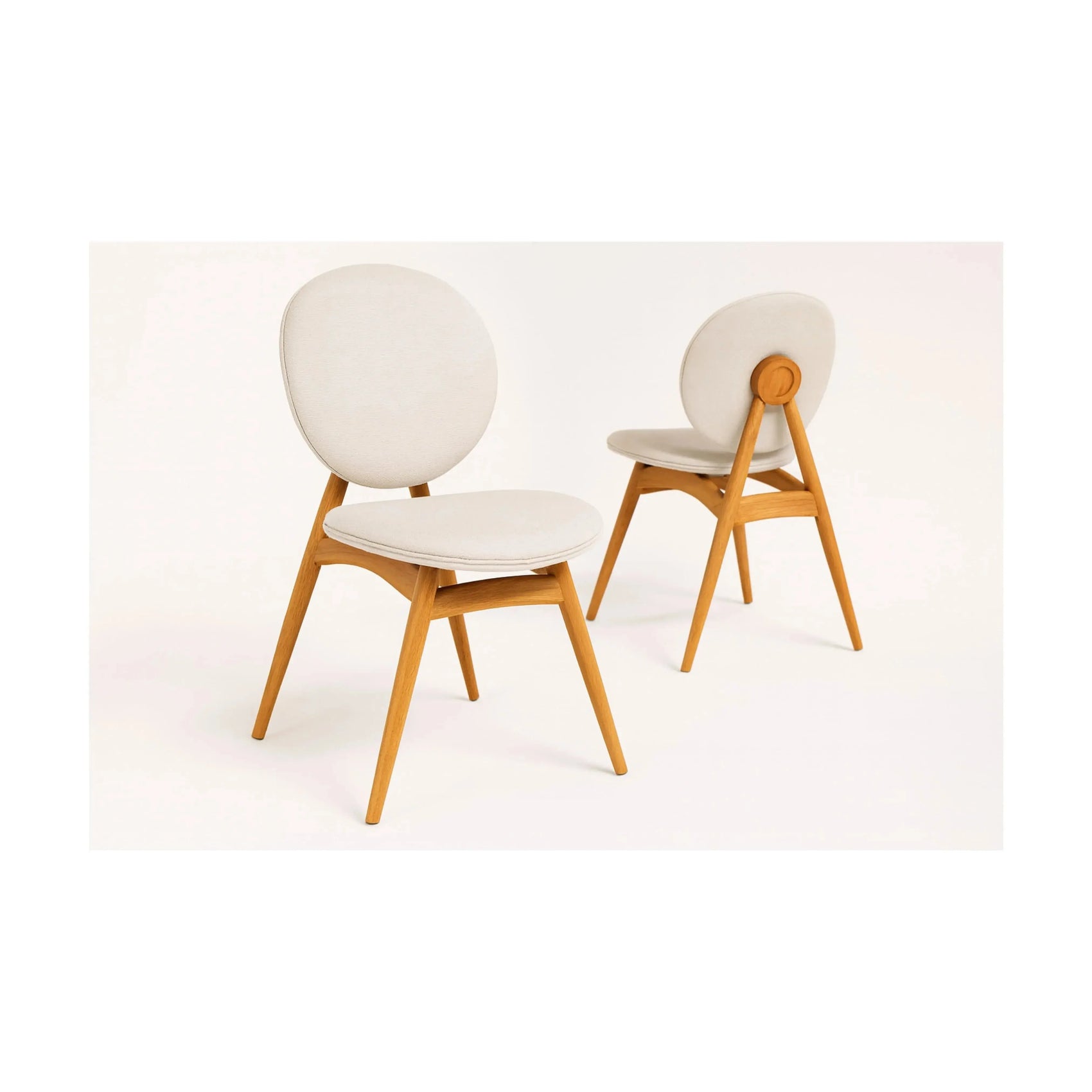 Cadeira Aros – cadeira de jantar com assento amplo ergonômico e estrutura em aço carbono