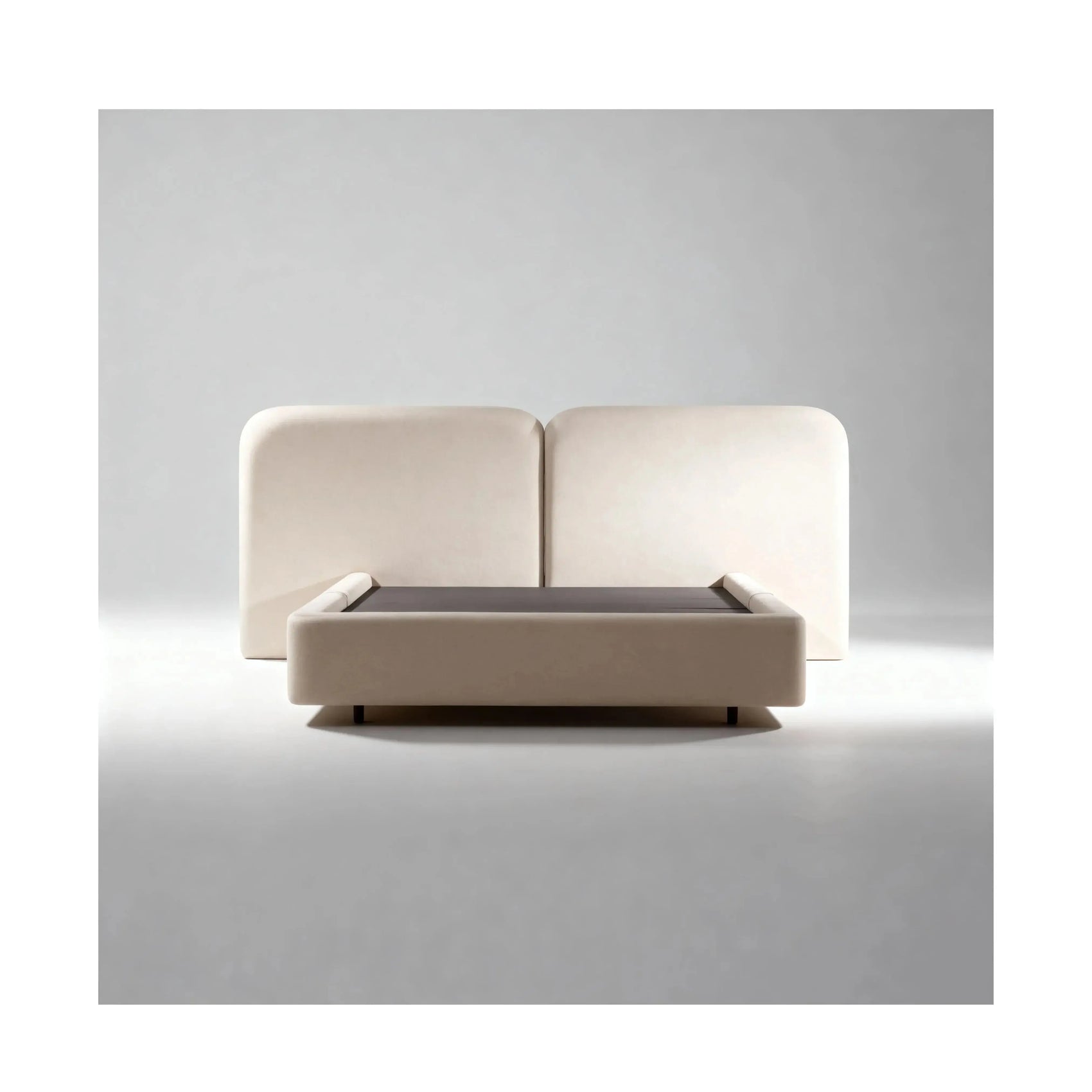 Cama Luna – cama estofada com linhas orgânicas e proporções generosas em linho ou bouclé