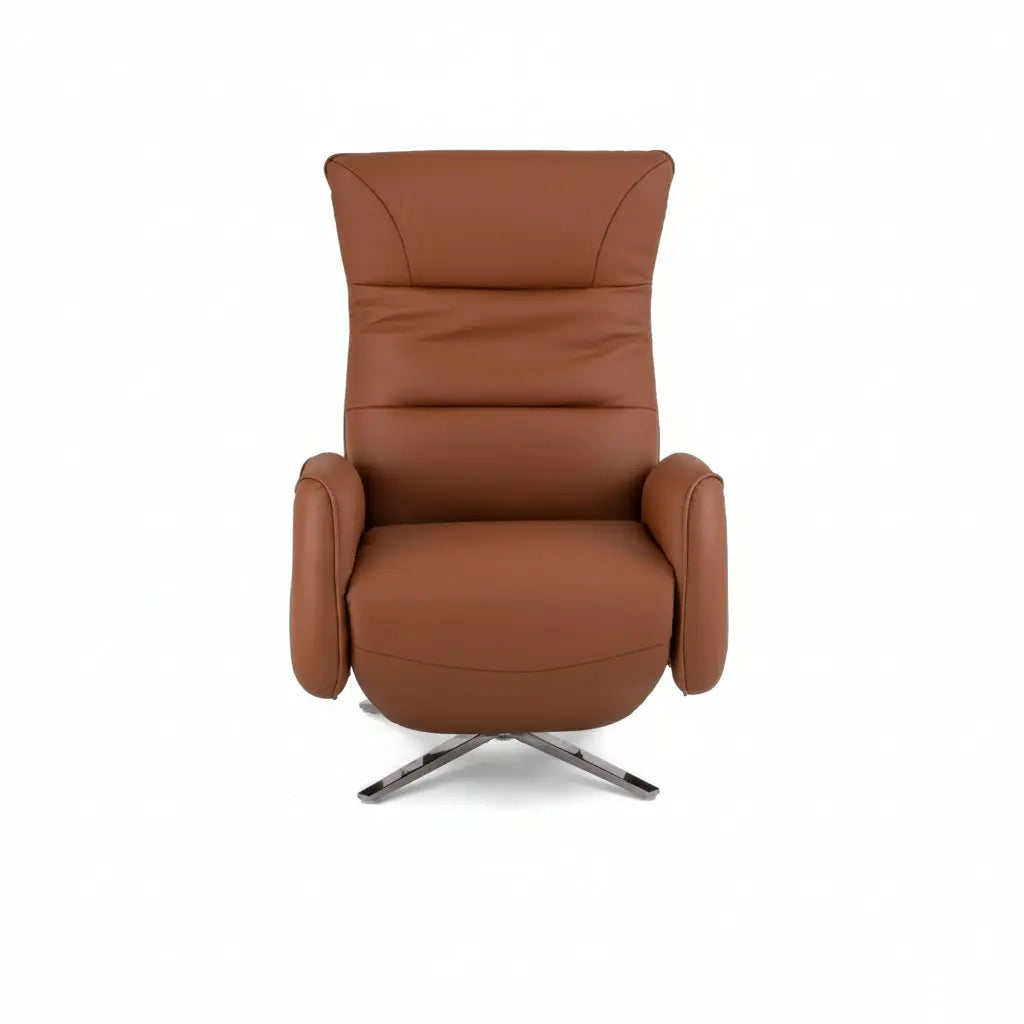 Poltrona Elétrica Magnus em couro whisky com base metálica e chaise extensível