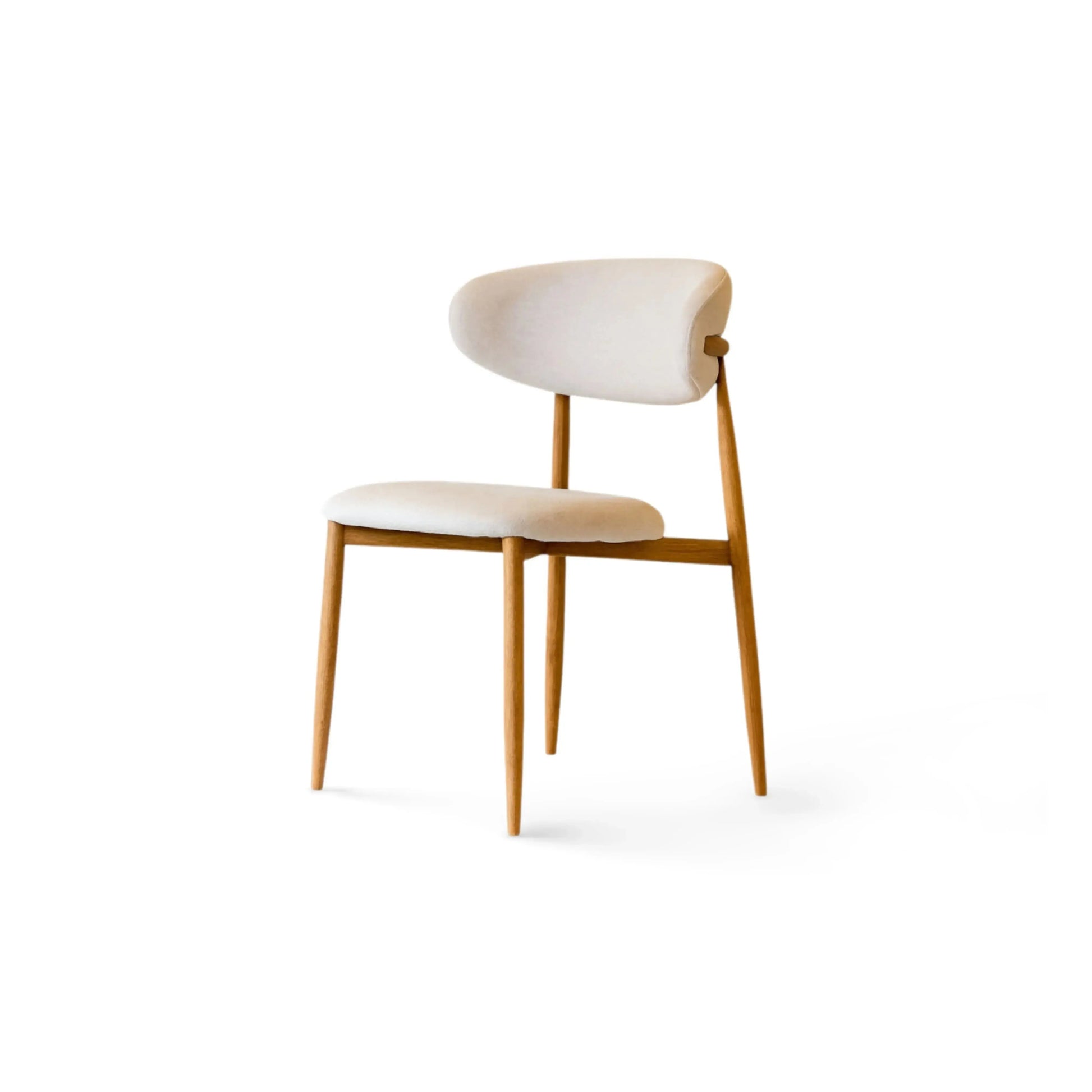 Cadeira Mavie – cadeira de jantar minimalista com linhas limpas e estrutura em aço carbono