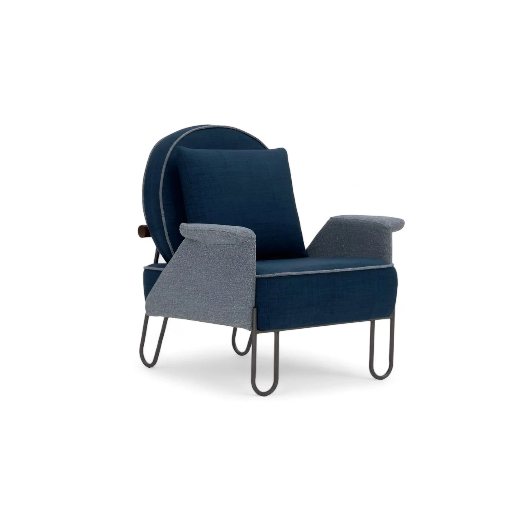 Poltrona Forge – bicolor azul marinho e cinza com pernas hairpin em metal escuro