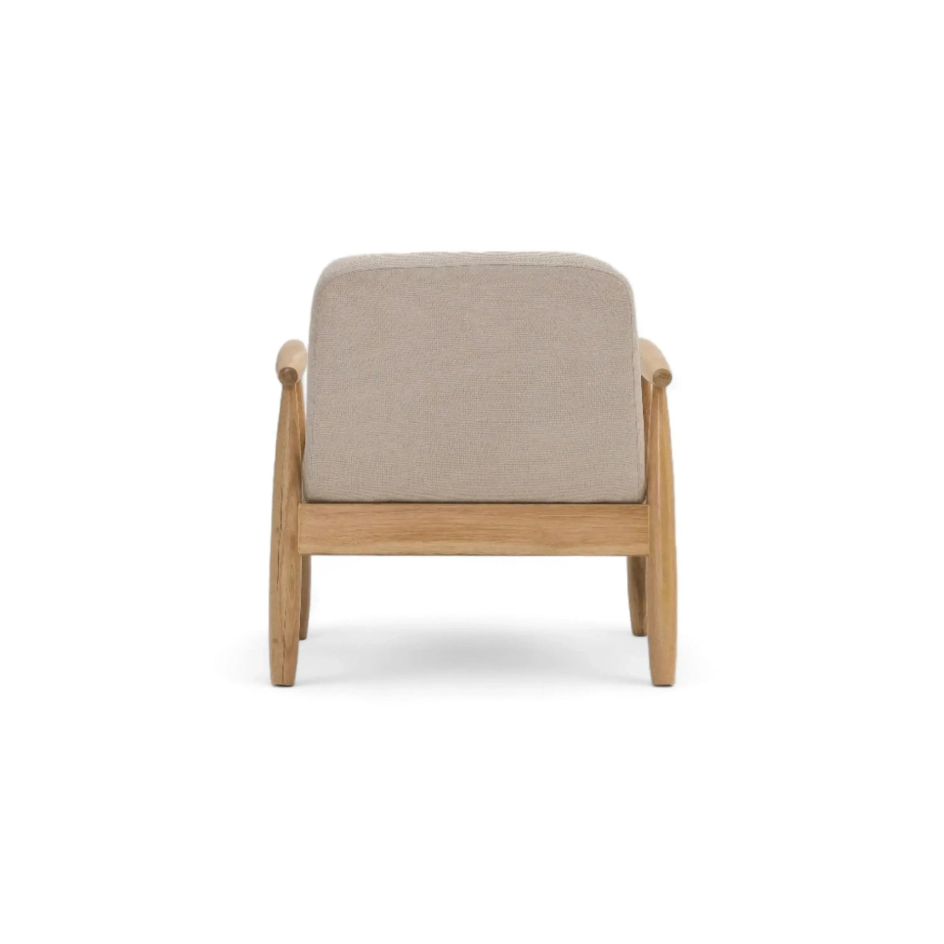Poltrona Nalah – design escandinavo com braços em madeira natural e estofado bouclé creme