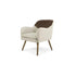 Poltrona Joel – estofado off-white com detalhe em couro marrom capitonado e pernas de madeira