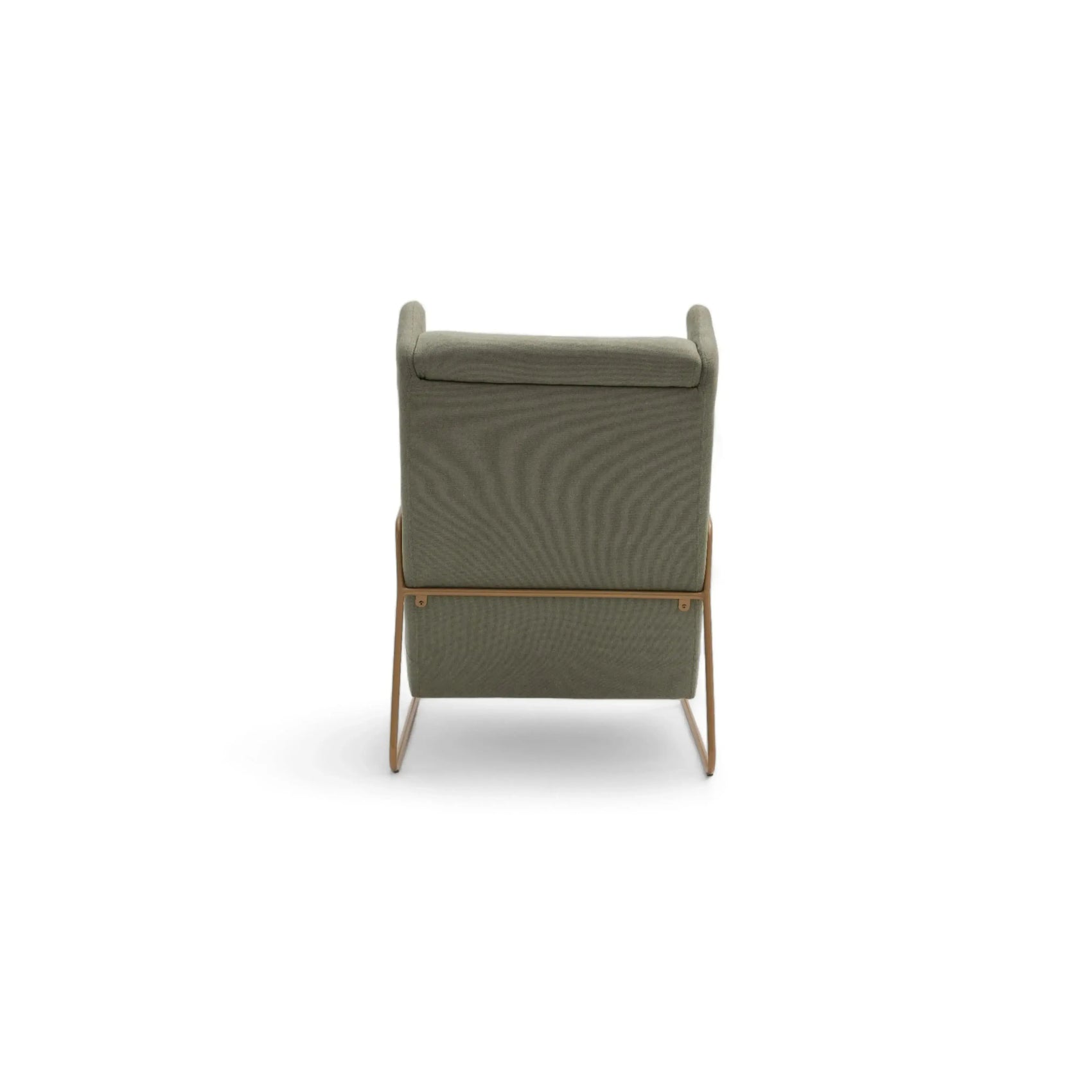 Poltrona Serenity – wingback em tecido verde sage com frame metálico rosé e puff incluso