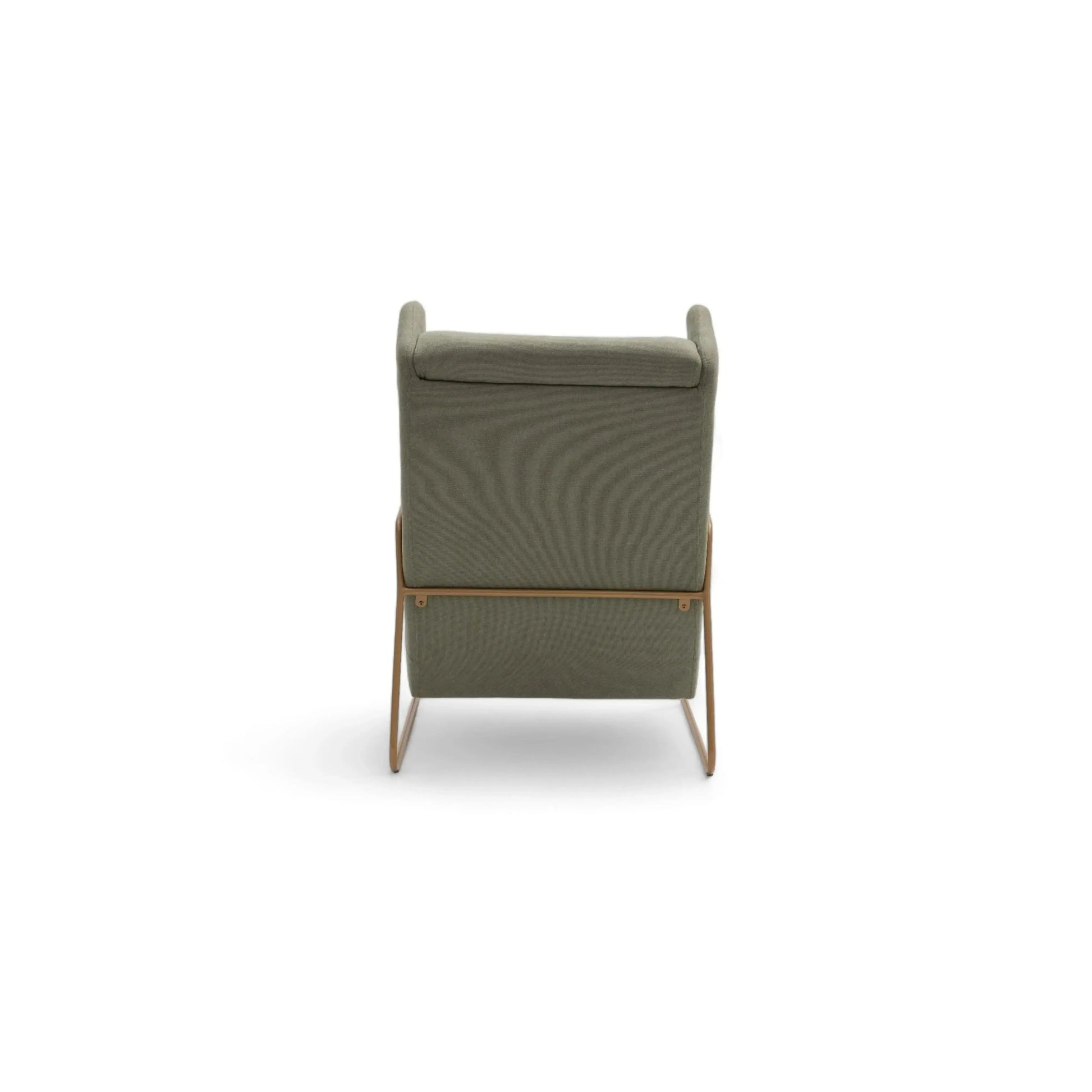 Poltrona Serenity – wingback em tecido verde sage com frame metálico rosé e puff incluso