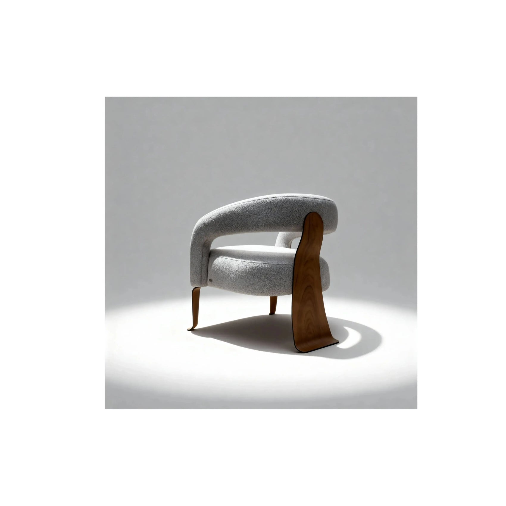 Poltrona Ress – poltrona contemporânea com pés de madeira e proporções áureas